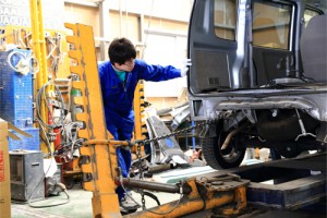 自動車用フレーム修正機 (CAR-O-LINER,GLOBALJIG)